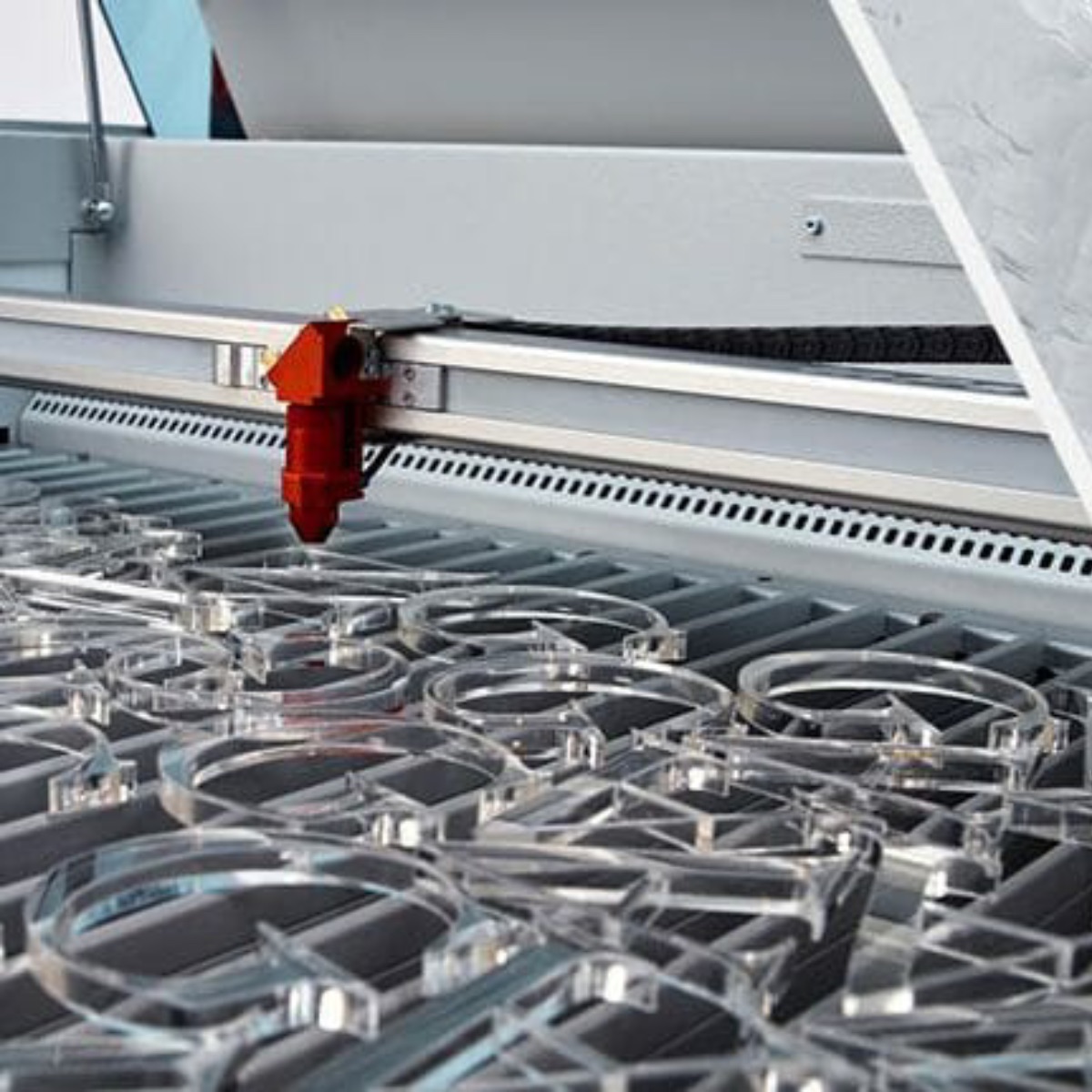 Лазерна порізка та гравірування - приклад роботи 1 від рекламної агенції Монблан